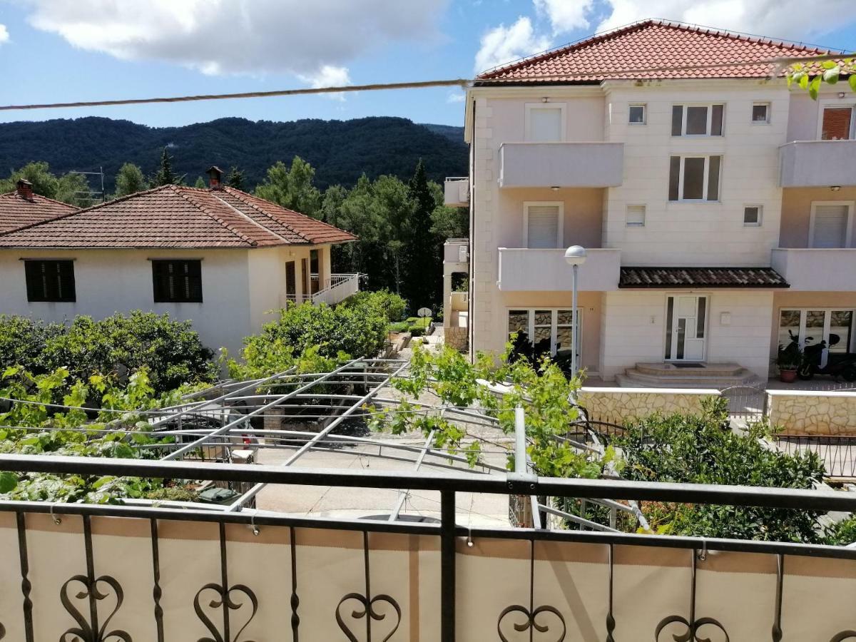 Apartments Emmas Studio Stari Grad  Exterior photo