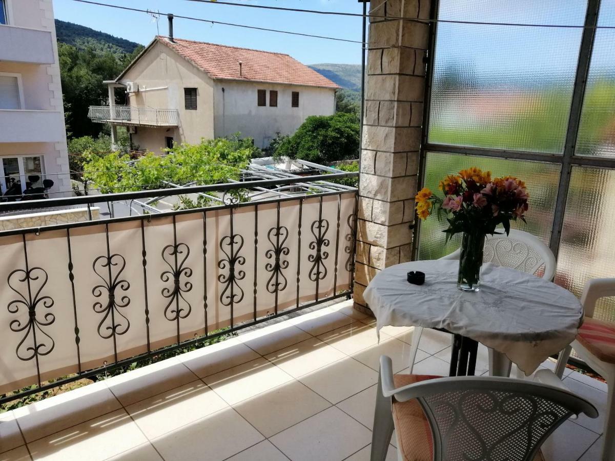 Apartments Emmas Studio Stari Grad  Exterior photo